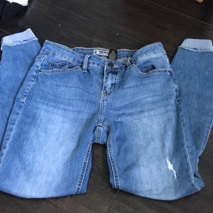 distressed skinny jeans